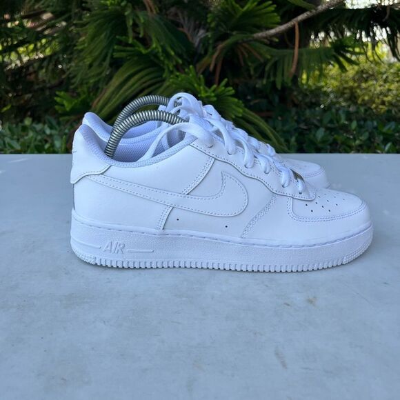 Nike Air Force 1 ‘07 Triple White Low Shoes (Boys Size: 7) (Womens Size: 8.5) - Picture 3 of 8
